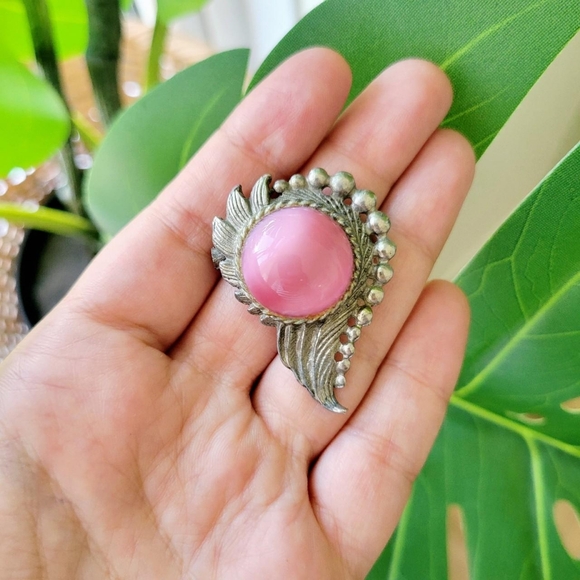 Vintage Pink Gemstone Ornate Boucher Brooch Pin - Picture 2 of 8